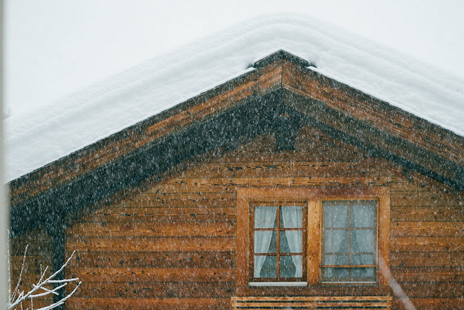 Top Four Excellent Roofing Materials for Cold and Snowy Climates